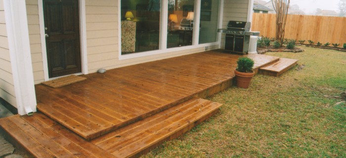 Deck Staining - Enhance The Beauty of Your Outdoor Living Space
