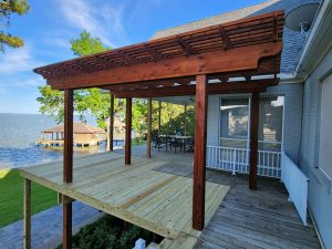 balcony with cedar pergola